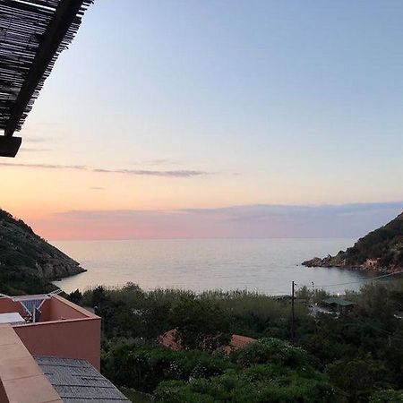 Appartamento A Due Passi Dal Mare Nisporto Eksteriør billede